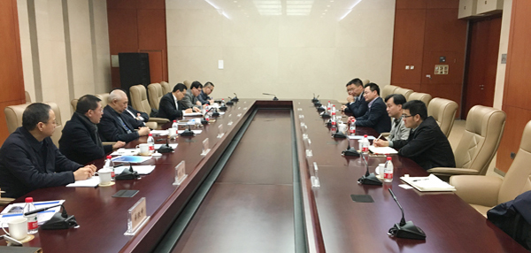 機(jī)電集團(tuán)董事長(zhǎng)王敏、副總經(jīng)理?xiàng)钫鹩畎輹?huì)華能集團(tuán)領(lǐng)導(dǎo)